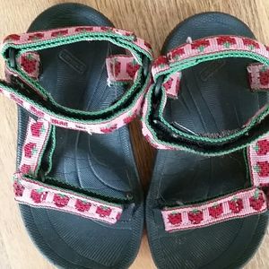 strawberry tevas